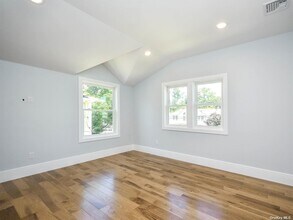 59 Hickory Rd in Port Washington, NY - Building Photo - Building Photo