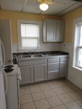 2604 14th Ave-Unit -Up in Vienna, WV - Building Photo - Building Photo