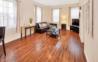 227 Christopher Columbus Dr in Jersey City, NJ - Building Photo