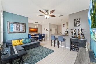 4365 NW 116th Ave in Doral, FL - Building Photo - Building Photo