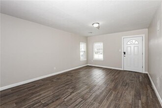 1005 SW 24th St in Oklahoma City, OK - Building Photo - Building Photo