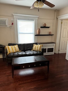457 Front St, Unit second floor in Hempstead, NY - Foto de edificio - Building Photo