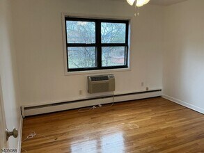 6 Colonial Dr in Little Falls, NJ - Building Photo - Building Photo