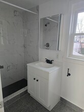 308 Lincoln Ave in Lyndhurst, NJ - Foto de edificio - Building Photo