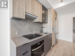 1037 The Queensway in Toronto, ON - Building Photo - Building Photo