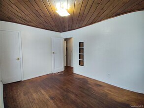 32 Vernon Terrace in Poughkeepsie, NY - Building Photo - Building Photo