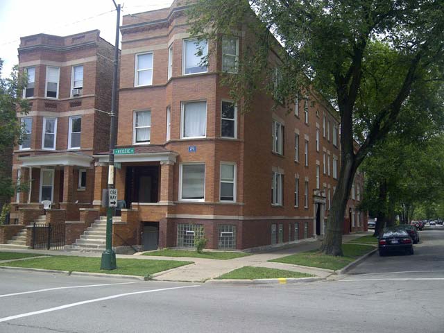 1456 N Kedzie Ave in Chicago, IL - Foto de edificio