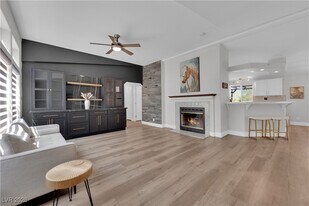 6425 W Quail Ave in Las Vegas, NV - Building Photo