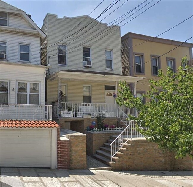 property at 619 38th St