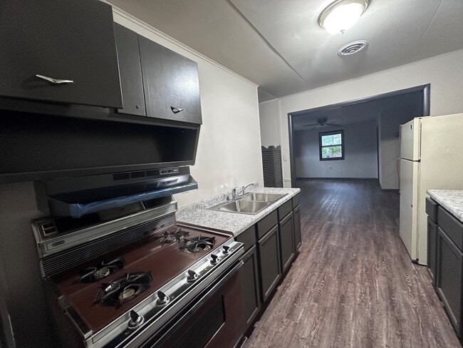 201 E Columbia St in Danville, IL - Building Photo - Building Photo