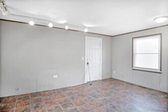 14000 Nadine St in Oak Park, MI - Building Photo - Building Photo