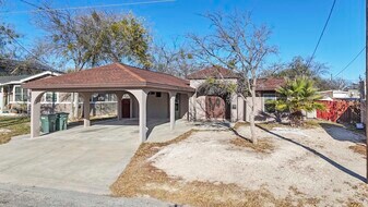 1805 Ave C in Del Rio, TX - Building Photo