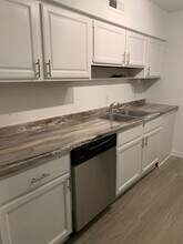 4701 Edwards Mill Rd, Unit 4701 in Raleigh, NC - Foto de edificio - Building Photo