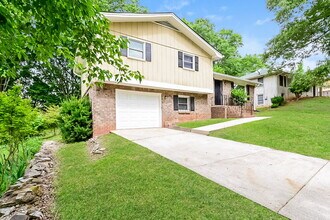 3074 Menlo Park Dr in Rex, GA - Building Photo - Building Photo
