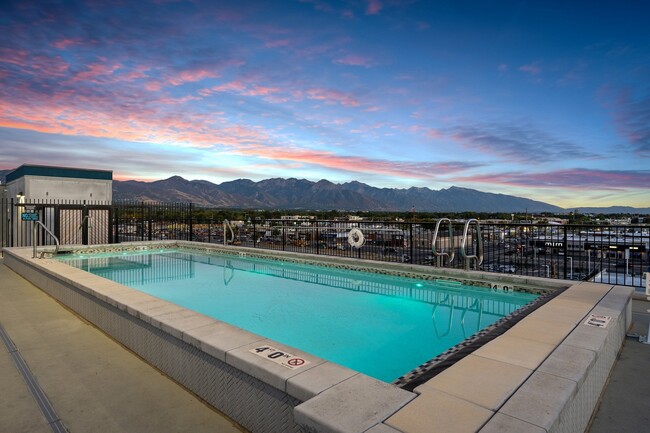 SevenO2 Main Apartments in Salt Lake City, UT - Building Photo - Building Photo