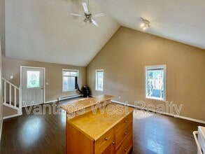 1228 Ethel St in Kelowna, BC - Building Photo - Building Photo