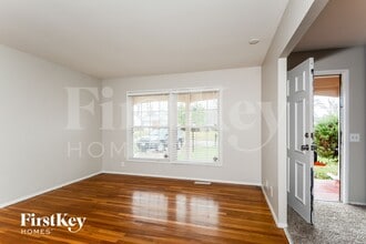 2718 Westminster Dr in Florissant, MO - Foto de edificio - Building Photo