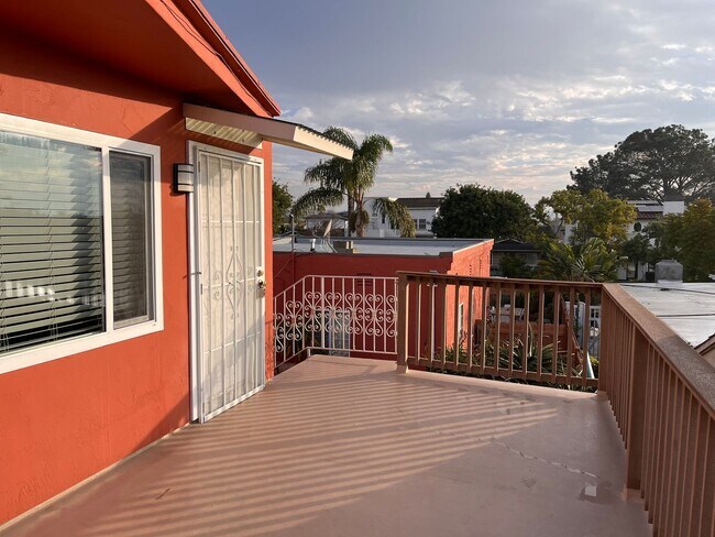 property at 4016 1/2-4012 Shasta St