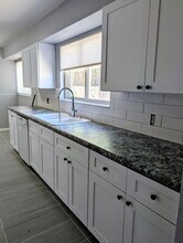 2432 E Eastland St in Tucson, AZ - Foto de edificio - Building Photo