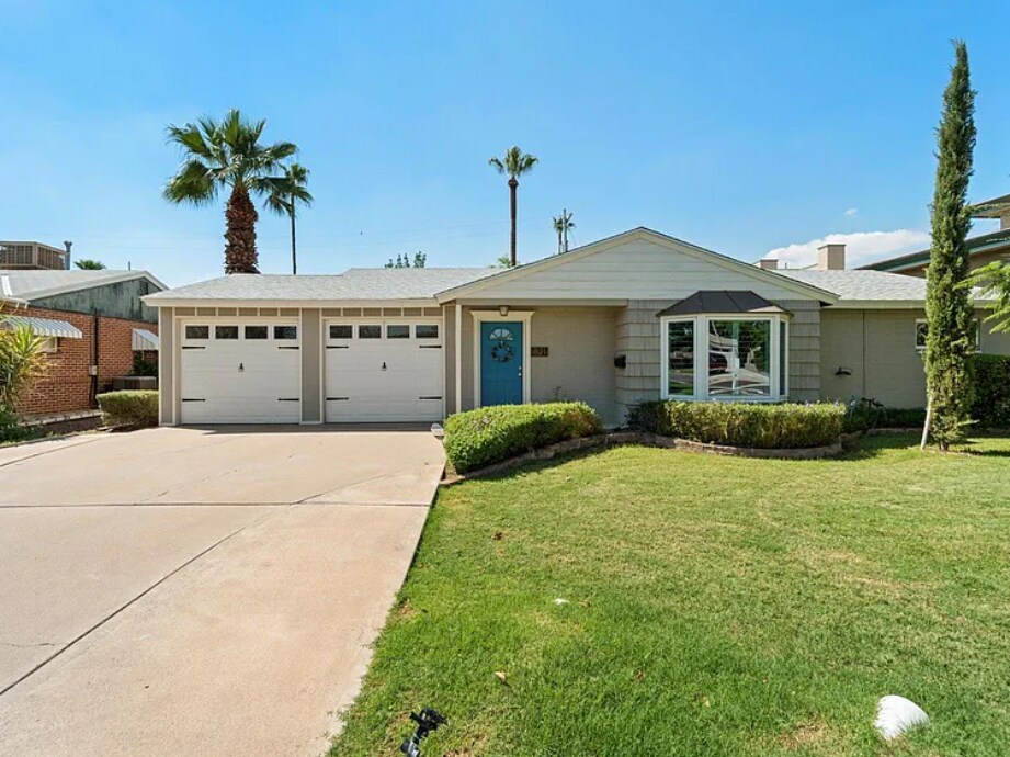 821 E Rose Ln in Phoenix, AZ - Building Photo