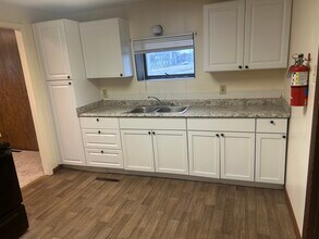 1824 N 2nd St, Unit 1824 in Clinton, IA - Building Photo - Building Photo