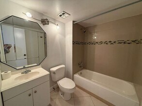 3550 NW 104th Ave in Coral Springs, FL - Building Photo - Building Photo