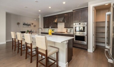 8773 Dunraven St in Arvada, CO - Building Photo - Building Photo