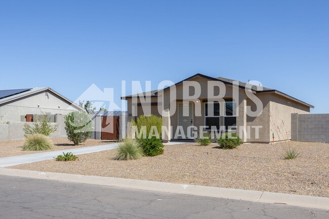 10318 W Mission Dr in Arizona City, AZ - Building Photo - Building Photo