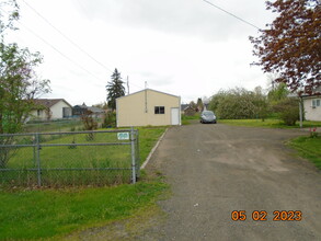 375 Cleveland St in Aumsville, OR - Building Photo - Building Photo