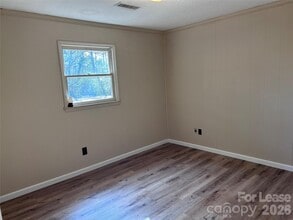 220 Sunny Hill Dr in Lincolnton, NC - Foto de edificio - Building Photo