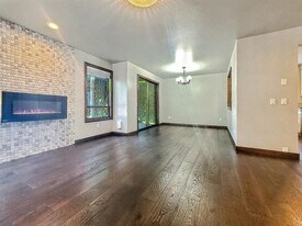 12709 NE 83rd Ct in Kirkland, WA - Building Photo