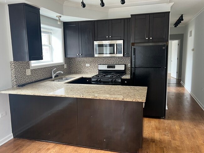 2622 W Diversey Ave in Chicago, IL - Building Photo - Building Photo