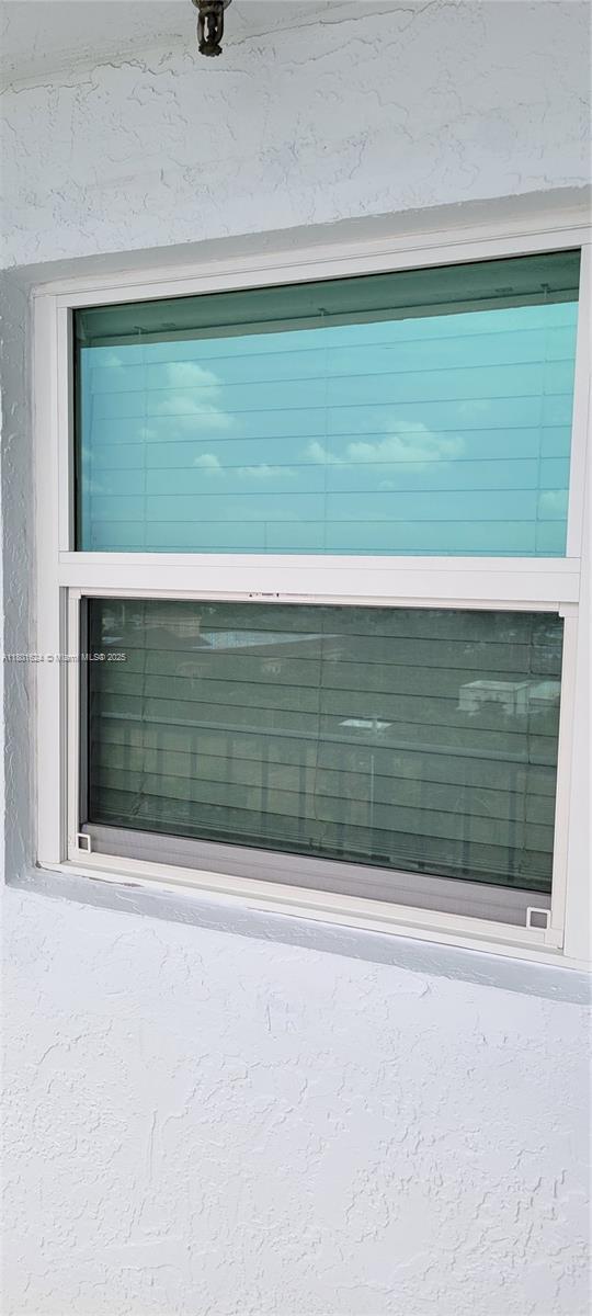 3040 Lake Shore Dr in Riviera Beach, FL - Building Photo - Building Photo