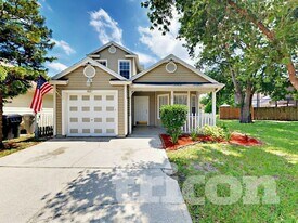 1627 Chatham Cir in Apopka, FL - Building Photo