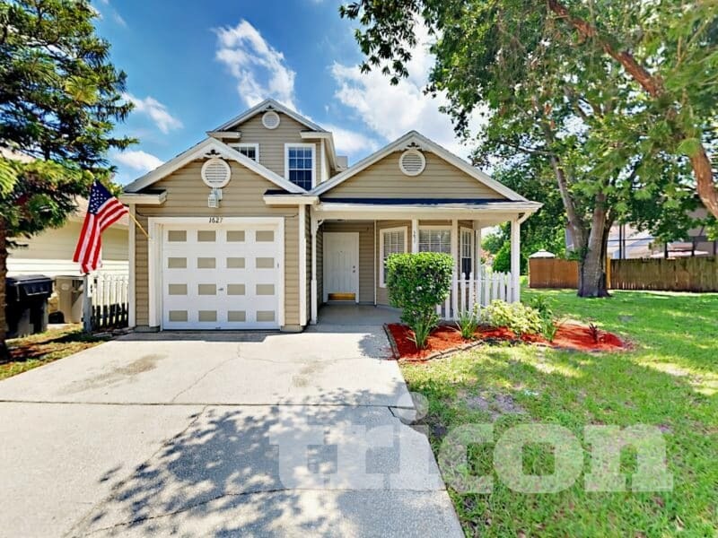 1627 Chatham Cir in Apopka, FL - Foto de edificio