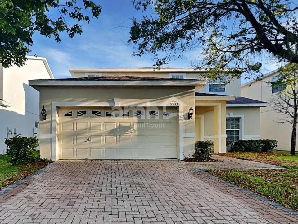 8837 Royal Enclave Blvd in Tampa, FL - Building Photo