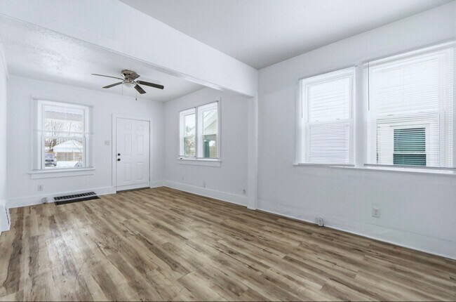 1629 Sherman Blvd in Fort Wayne, IN - Foto de edificio - Building Photo