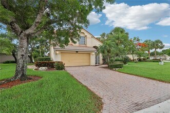 907 SE Westminster Pl in Stuart, FL - Building Photo - Building Photo