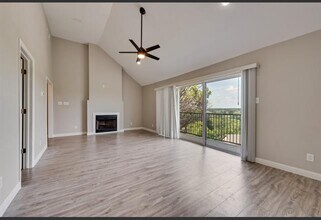 1803 Old Oak Dr in Arlington, TX - Building Photo - Building Photo