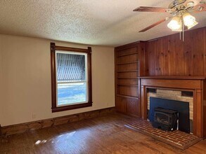 116 W North St in Henrietta, TX - Building Photo - Building Photo