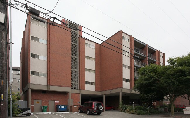 Ramayana Apartments in Seattle, WA - Building Photo - Building Photo