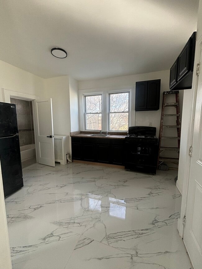 295 Isabella Ave, Unit 1