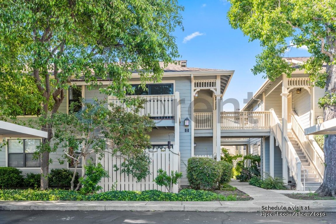 74 Shoreline Ct in Richmond, CA - Building Photo