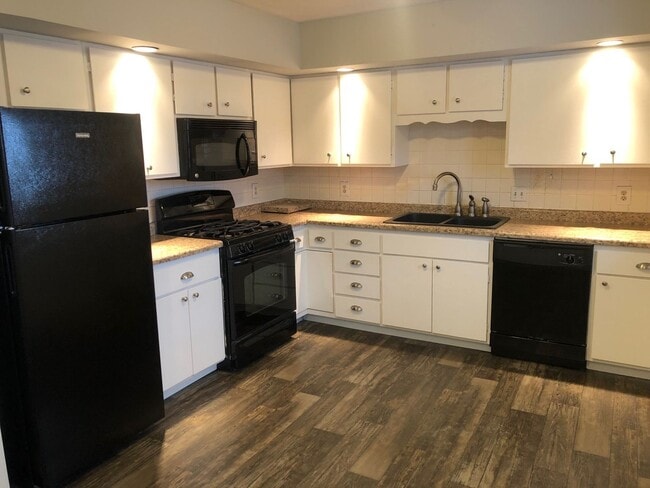 1311 Townley Dr in Bloomington, IL - Building Photo - Building Photo