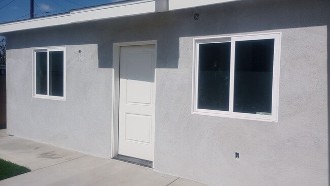 property at 1907 W 154th Pl
