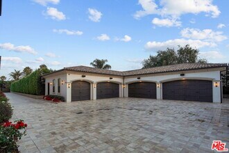 20101 SW Cypress St in Newport Beach, CA - Building Photo - Building Photo