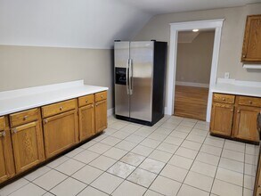 2411 8th St, Unit Apt. 2 in Wyandotte, MI - Building Photo - Building Photo