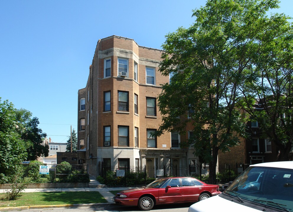 2320-2322 W Huron St in Chicago, IL - Foto de edificio