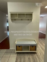 5560 Seabreeze Ln in Sterling Heights, MI - Building Photo - Building Photo