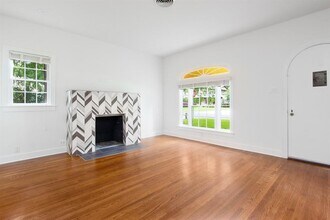 2108 Robinhood Trail in Austin, TX - Building Photo - Building Photo